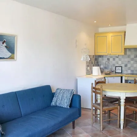 Accueillant A Raphael Avec Piscine Partagee 50 M² Apartment