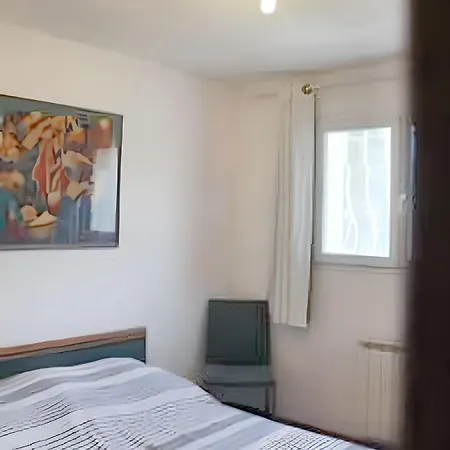 Accueillant A Raphael Avec Piscine Partagee 50 M²